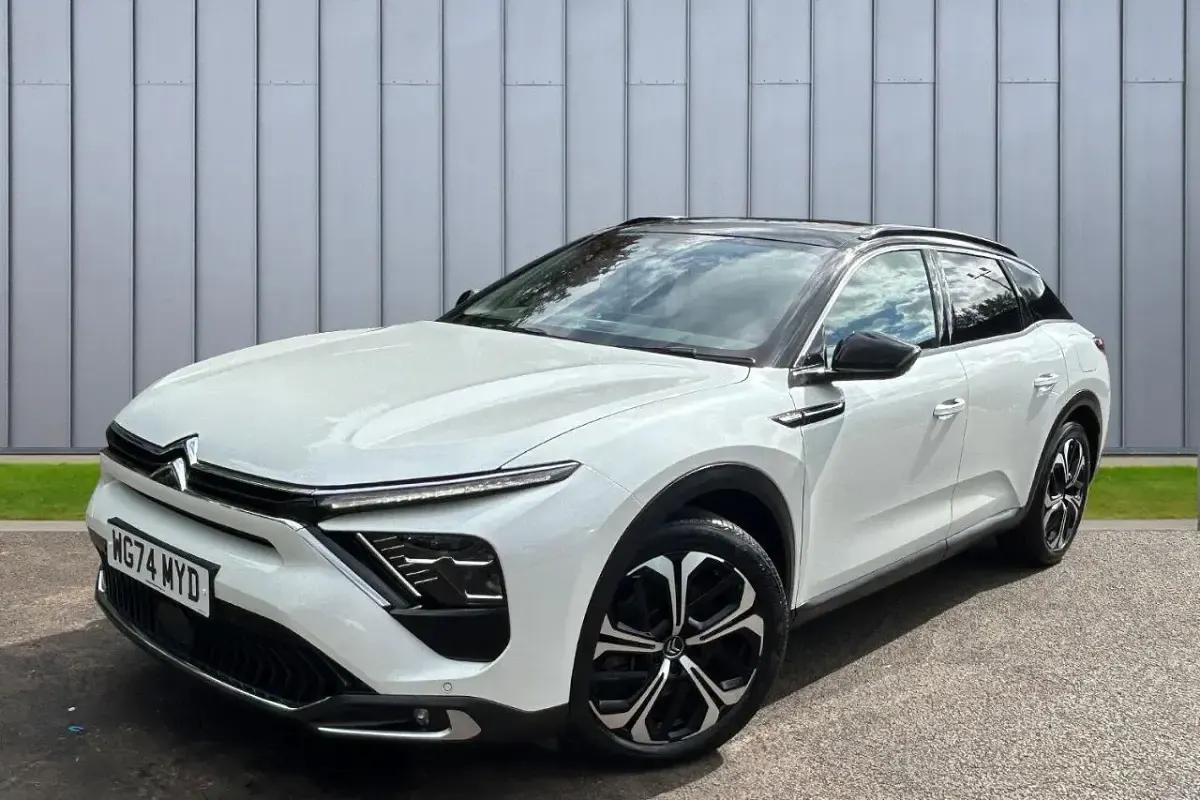 Used Citroën C5 X Shine 222 HP (163 kW) 2024 White Estate