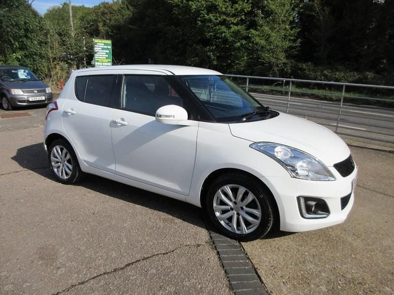 White Used 2016 Suzuki Swift SZ4 Hatchback | £6,495 (Fair price) - Image 1/4