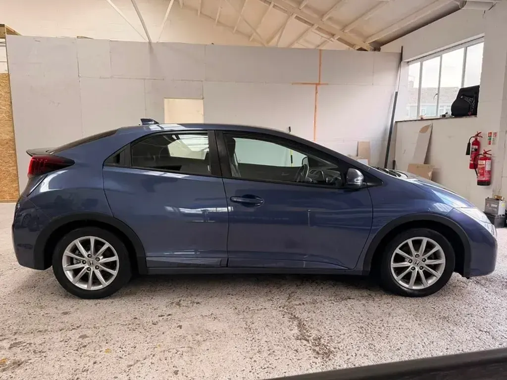 Used Honda Civic S 2015 Blue Hatchback