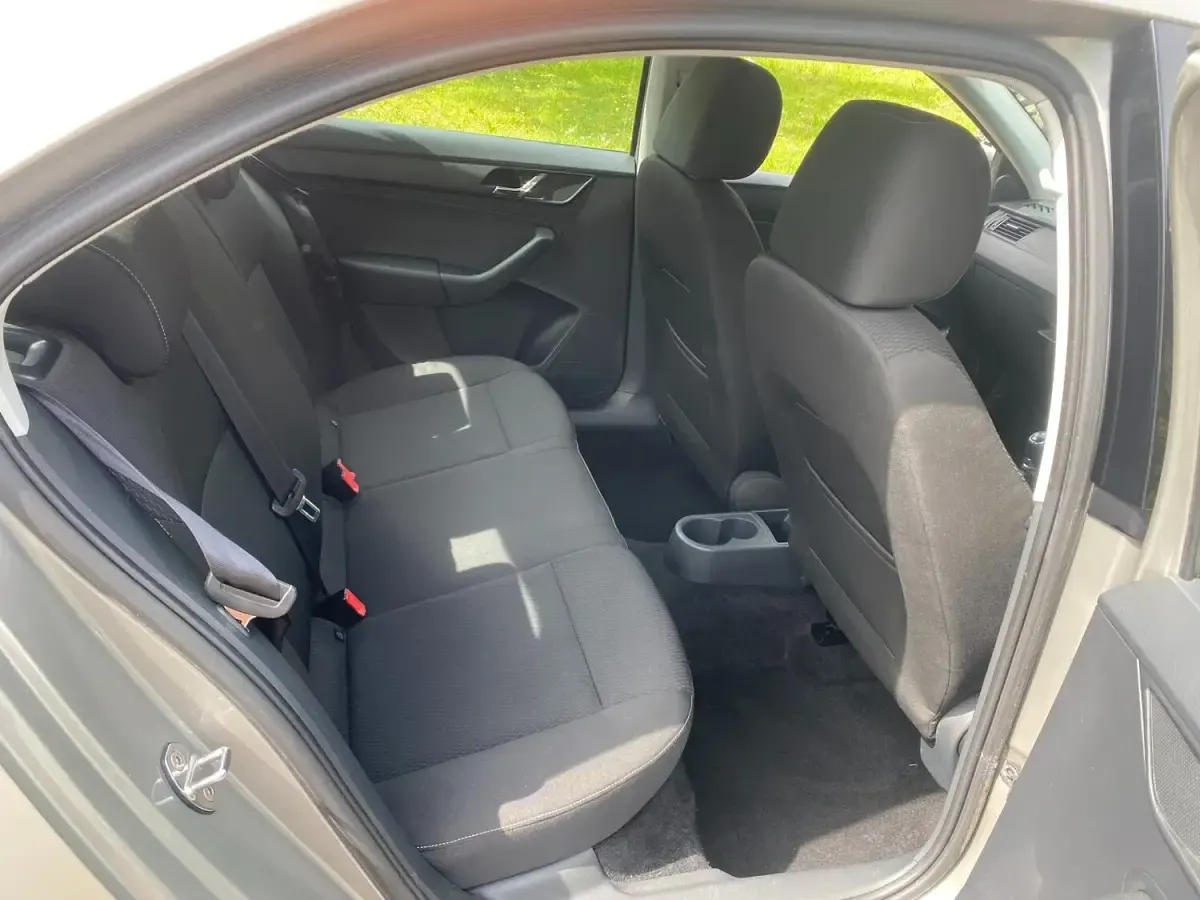 Used Skoda Rapid SE 2013 Beige Hatchback