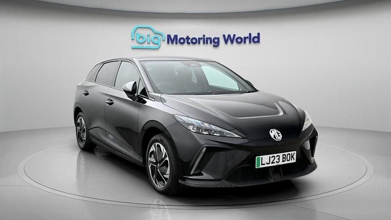 Used MG MG4 EV Trophy 150 kW (204 HP) 2023 Black Hatchback