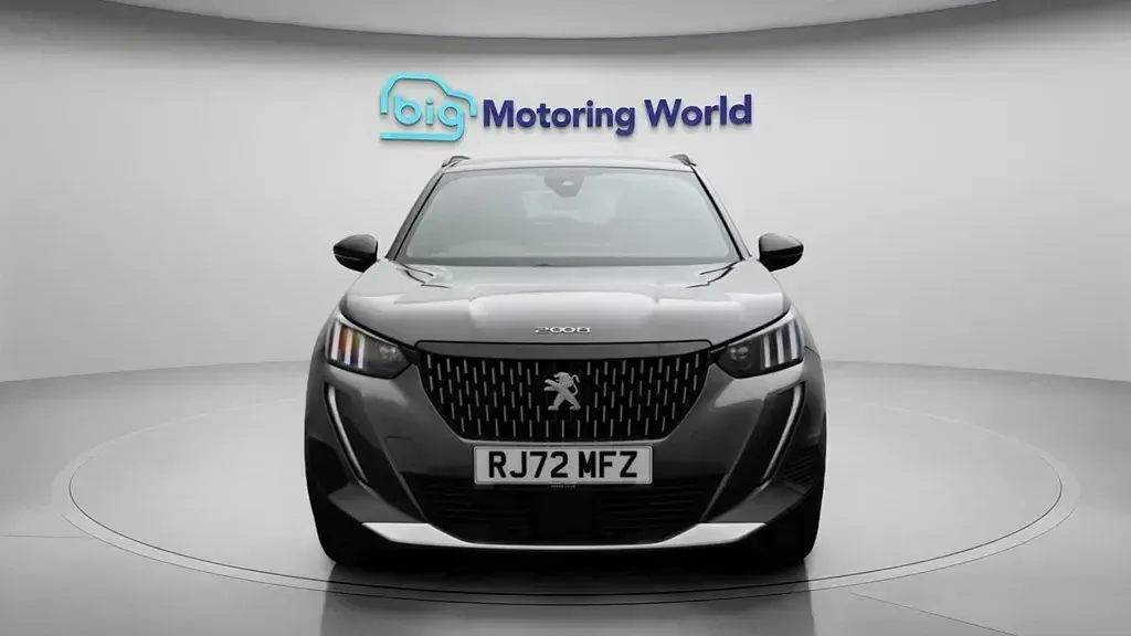 Second-hand Peugeot 2008 GT 130 CP (95 kW) 2023 Gri SUV