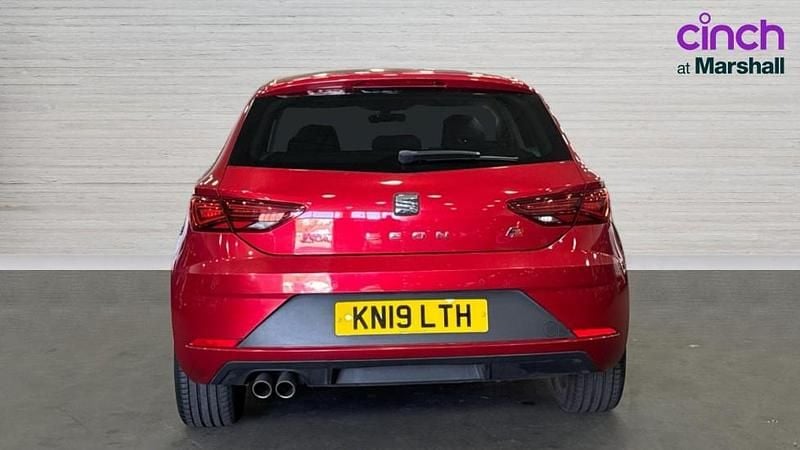 Used Seat Leon FR 130 HP (95 kW) 2019 Red Hatchback