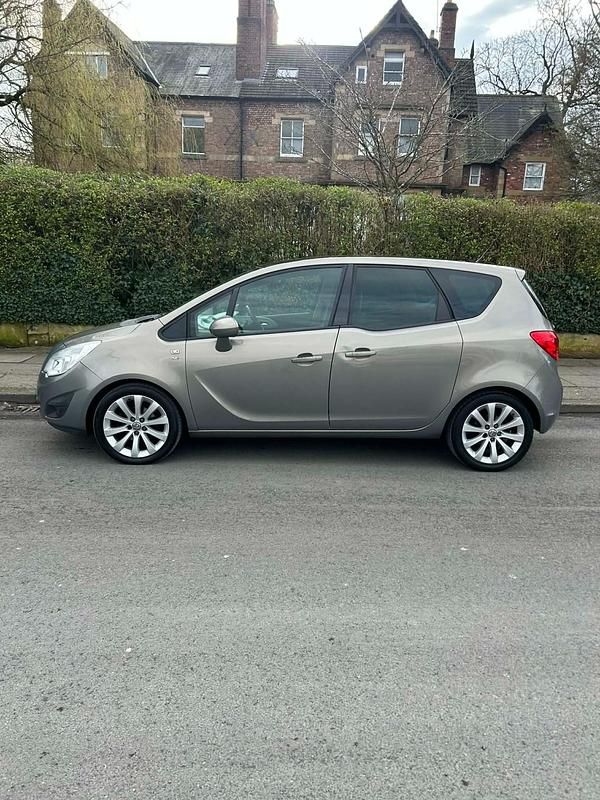 Used Vauxhall Meriva 2013 Brown MPV
