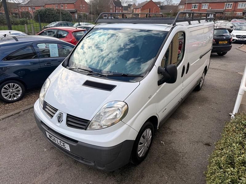 Used Renault Trafic 115 HP (84 kW) 2011 White MPV