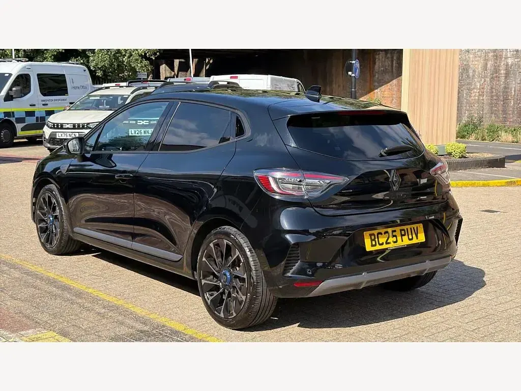 Used Renault Clio Esprit Alpine 143 HP (105 kW) 2025 Diamond black  Hatchback