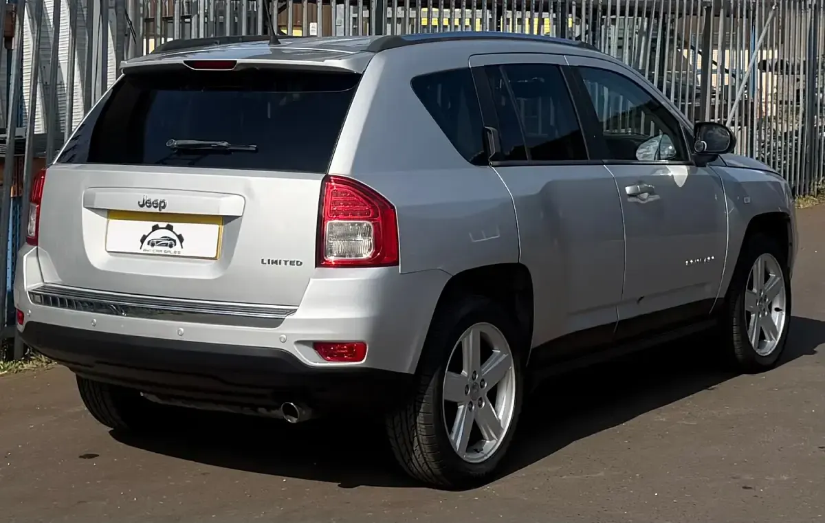 Used Jeep Compass Limited 156 HP (114 kW) 2011 Silver SUV