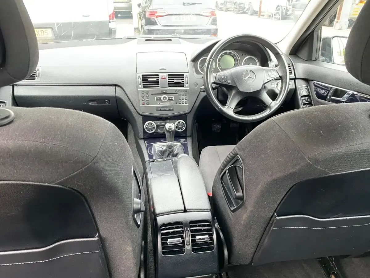 Begagnad Mercedes C180 Executive 156 HK (114 kW) 2011 Svart Sedan