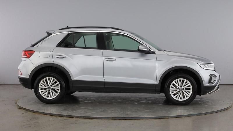 Used VW T-Roc Life 110 HP (80 kW) 2023 Silver SUV