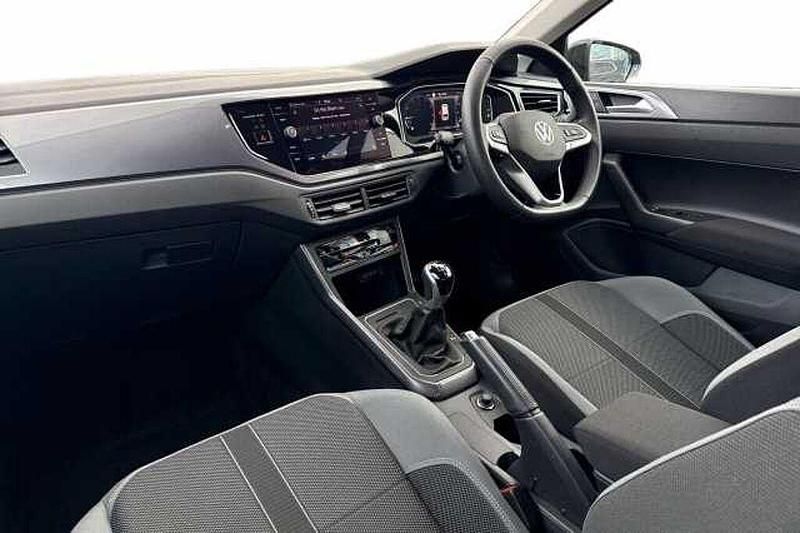 Used VW Polo Style 95 HP (69 kW) 2024 Black Hatchback