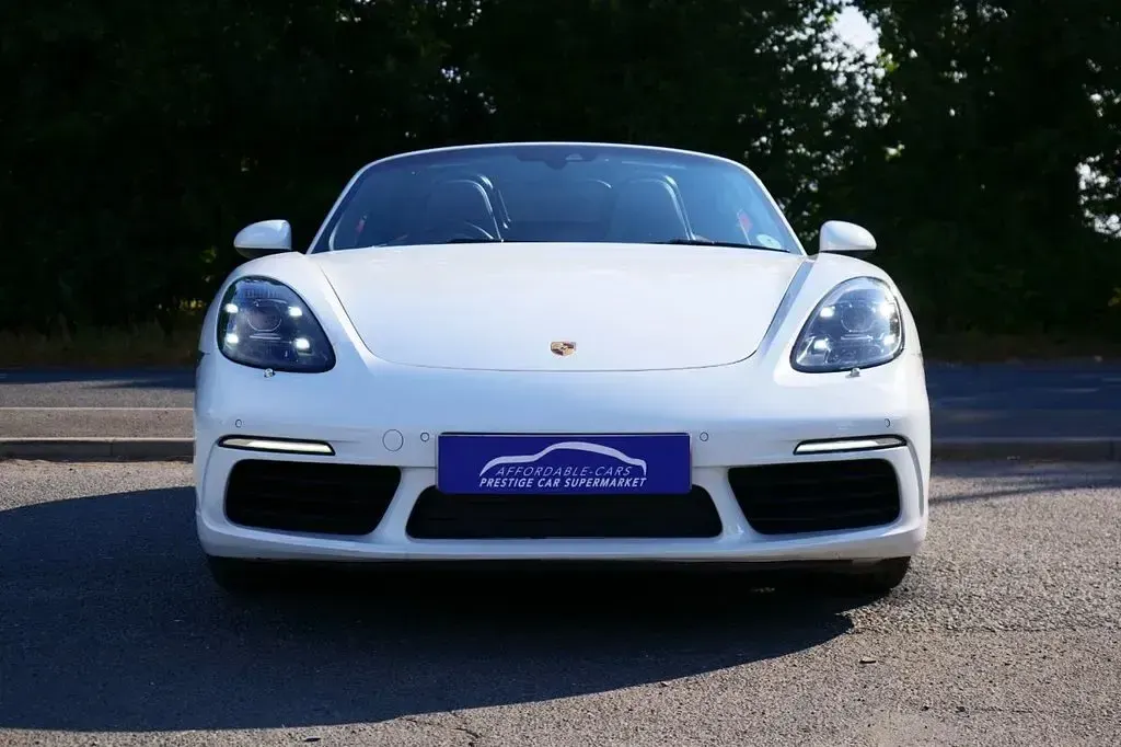 Used Porsche 718 Boxster 300 HP (220 kW) 2019 White Cabriolet
