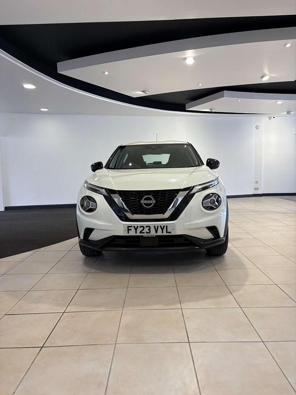 Used Nissan Juke Acenta 117 HP (86 kW) 2023 White SUV