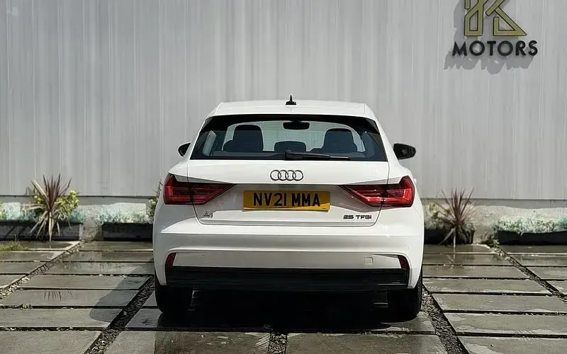 Used Audi A1 Sportback 95 HP (69 kW) 2021 White Hatchback