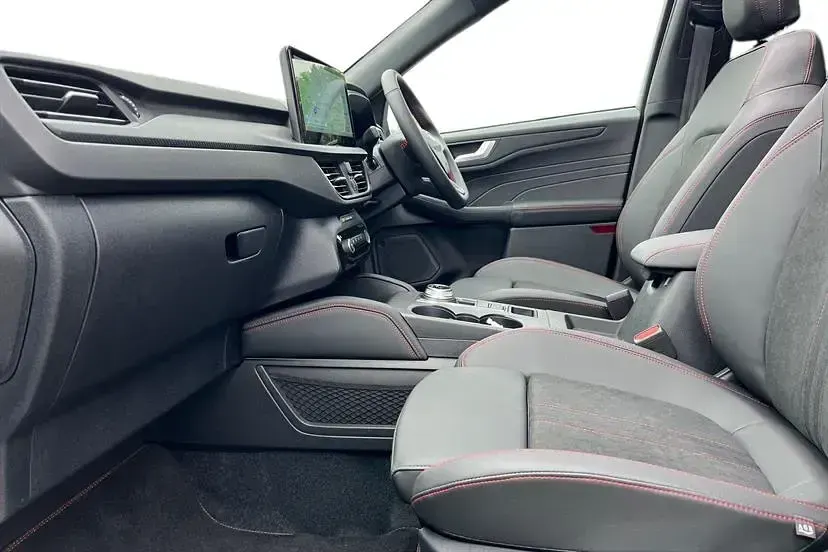New Ford Kuga ST-Line 243 HP (178 kW) 2025 Bursting green SUV
