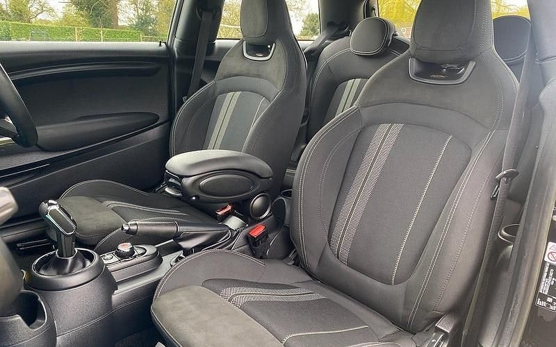Used Mini Cooper Hatch 136 HP (100 kW) 2021 Hatchback