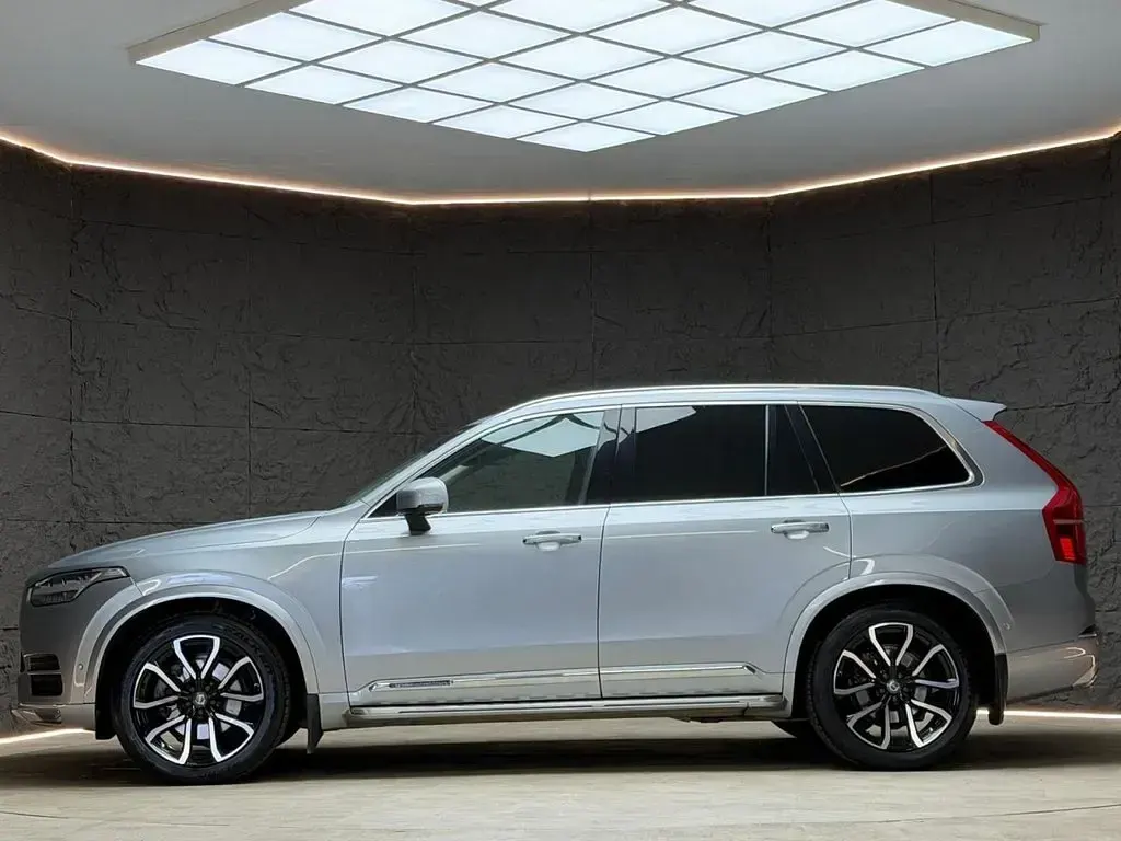 Used Volvo XC90 Inscription 235 HP (172 kW) 2017 Silver SUV