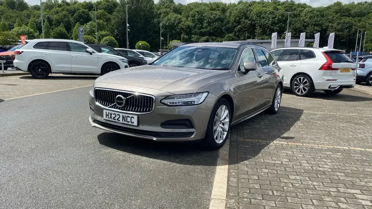 Used Volvo V90 Momentum 197 HP (144 kW) 2022 Grey Estate