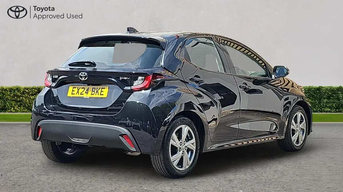 Used Toyota Yaris 116 HP (85 kW) 2024 Eclipse black Hatchback