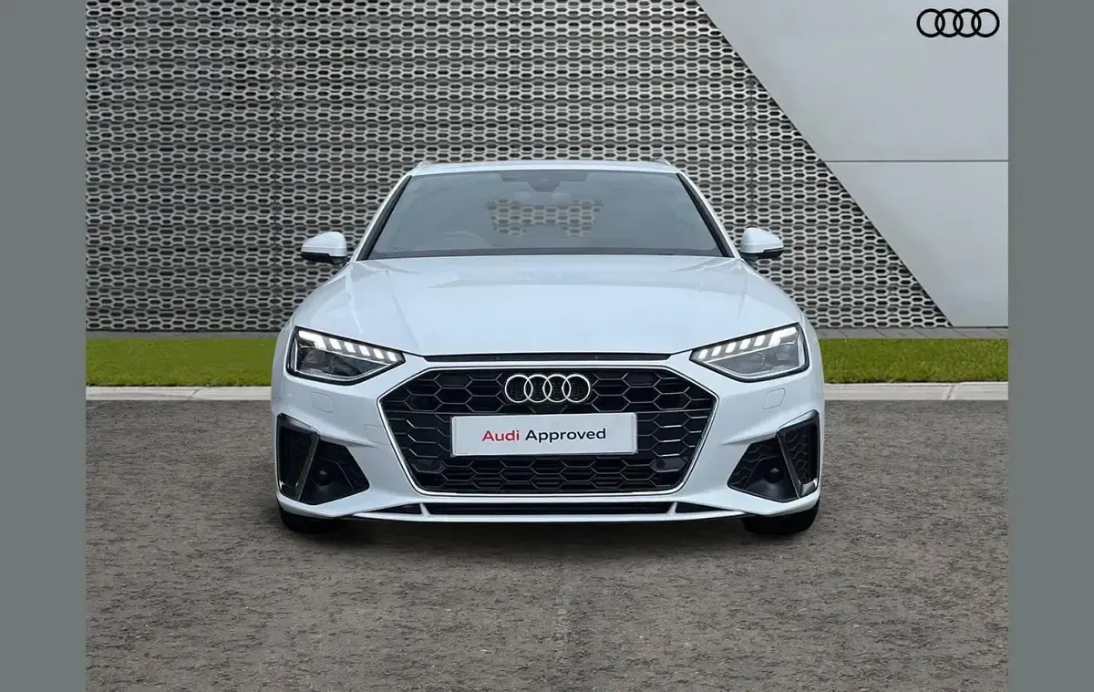 Used Audi A4 S-Line 200 HP (147 kW) 2024 White Estate