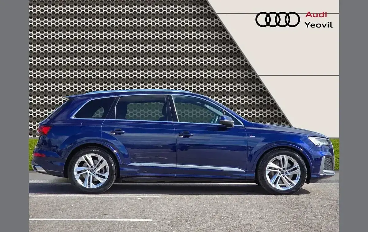 Used Audi Q7 Black Edition 281 HP (206 kW) 2023 Blue SUV
