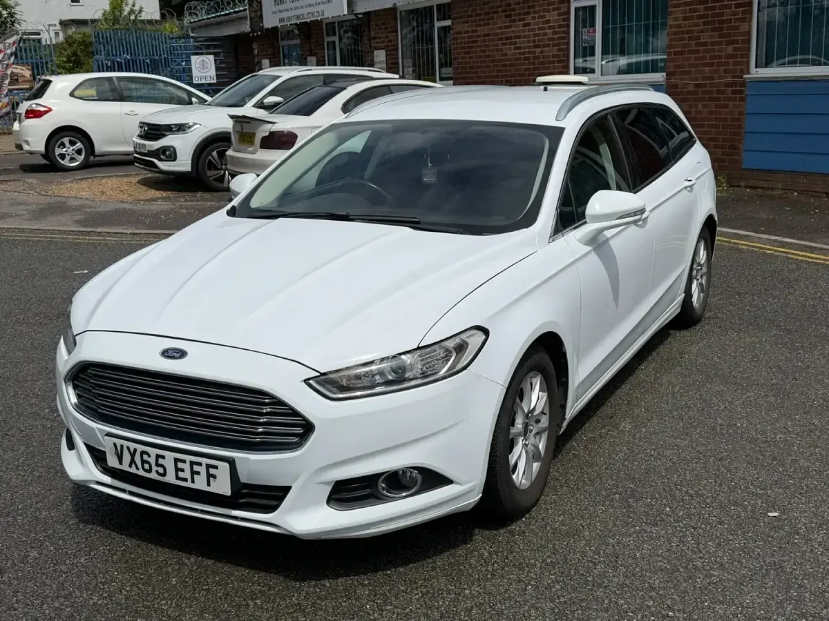 Used Ford Mondeo Zetec 2015 White Estate