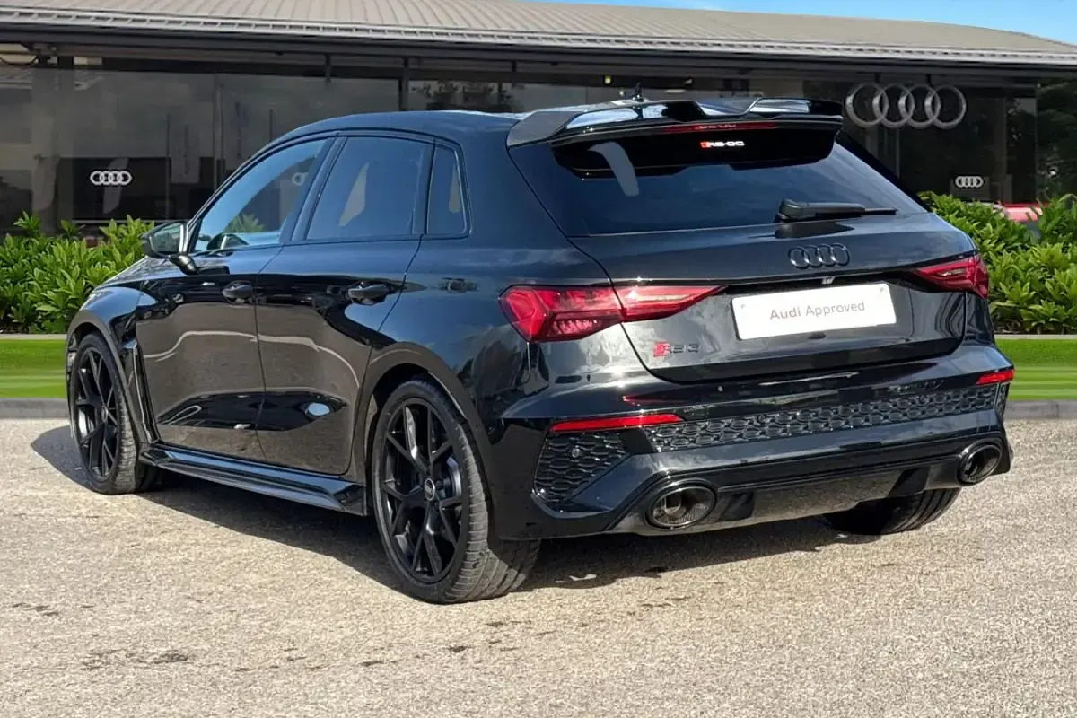 Usado Audi RS3 Sportback Advanced 400 HP (294 kW) 2024 Preto Citadino