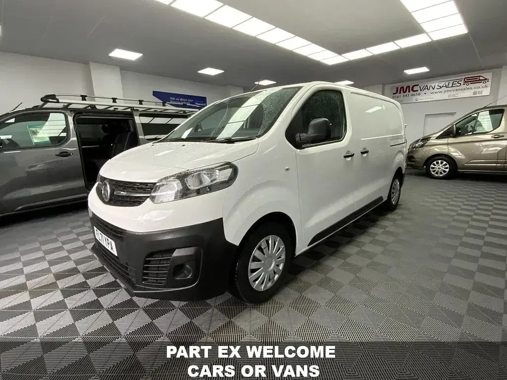 Used Vauxhall Vivaro Edition 100 HP (73 kW) 2021 White MPV