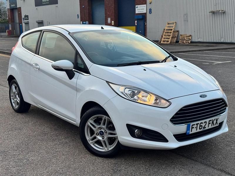 Used Ford Fiesta Zetec 2012 White Hatchback