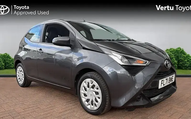 Used Toyota Aygo X-play 72 HP (52 kW) 2021 Hatchback