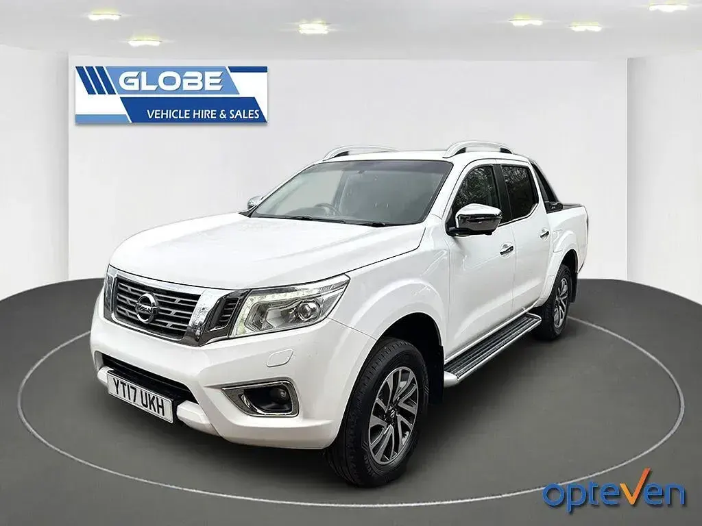 Used Nissan Navara Tekna 190 HP (139 kW) 2017 White Pickup