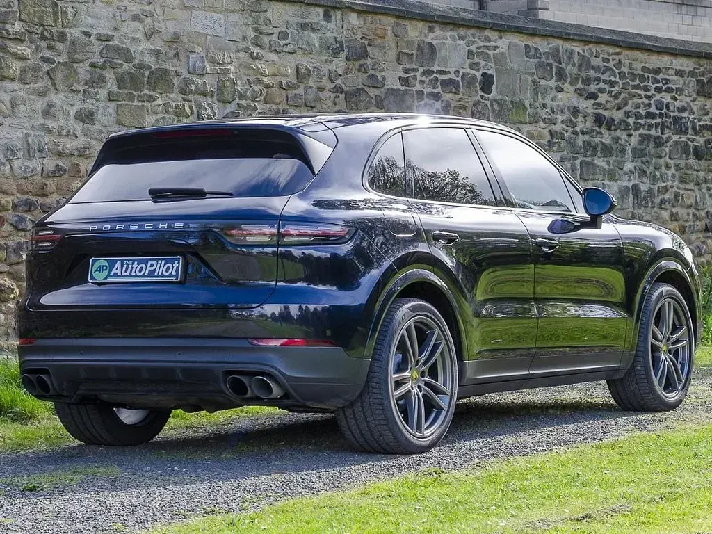 Usado Porsche Cayenne 440 HP (323 kW) 2018 Azul SUV