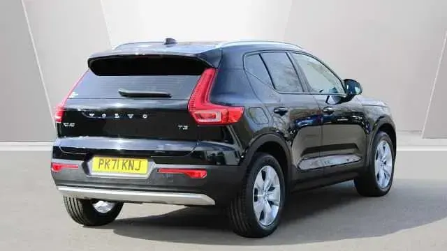 Second-hand Volvo XC40 Momentum 163 CP (119 kW) 2022 SUV