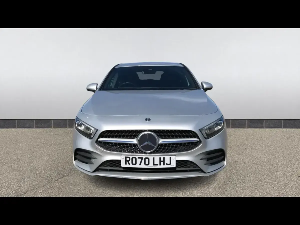 Usado Mercedes A200 Executive 2020 Plateado Utilitario