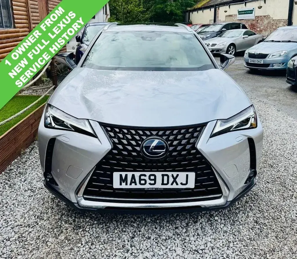 Used Lexus UX E-FOUR 184 HP (135 kW) 2019 Silver SUV