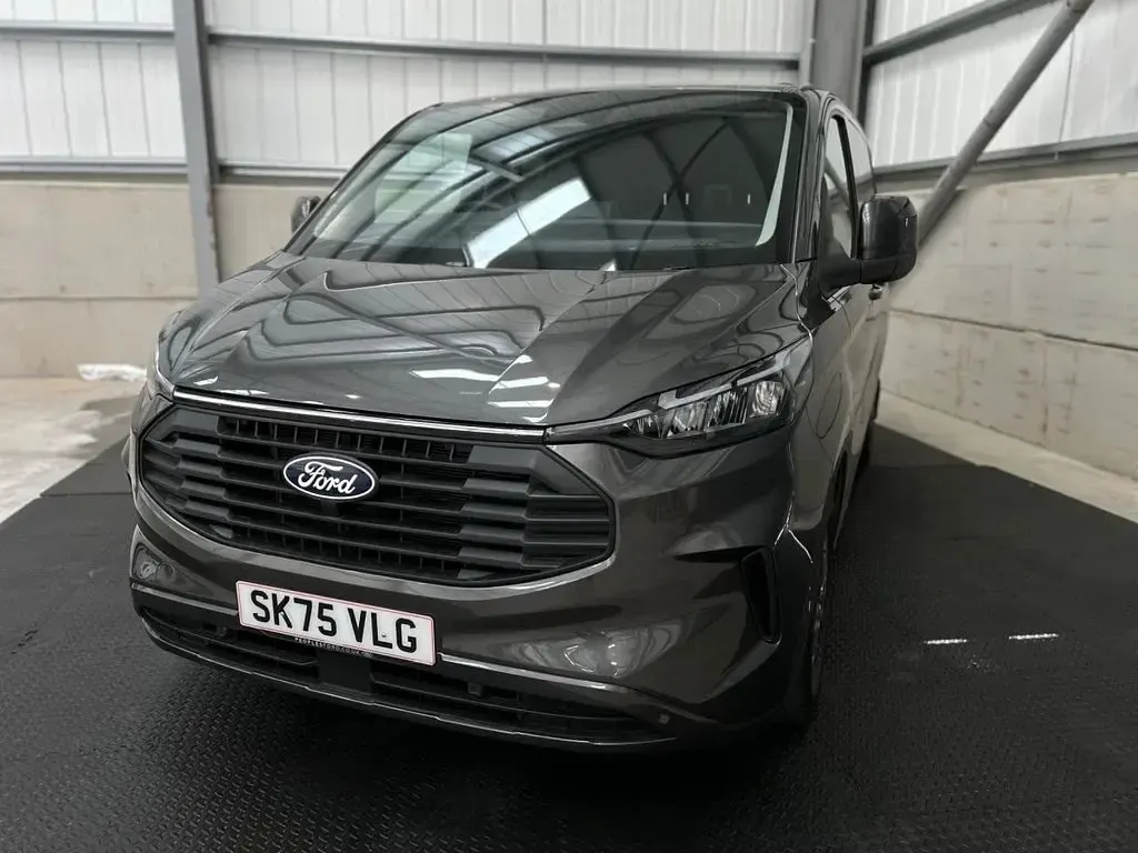 Used Ford Transit Custom Limited 170 HP (125 kW) 2025 Grey Van