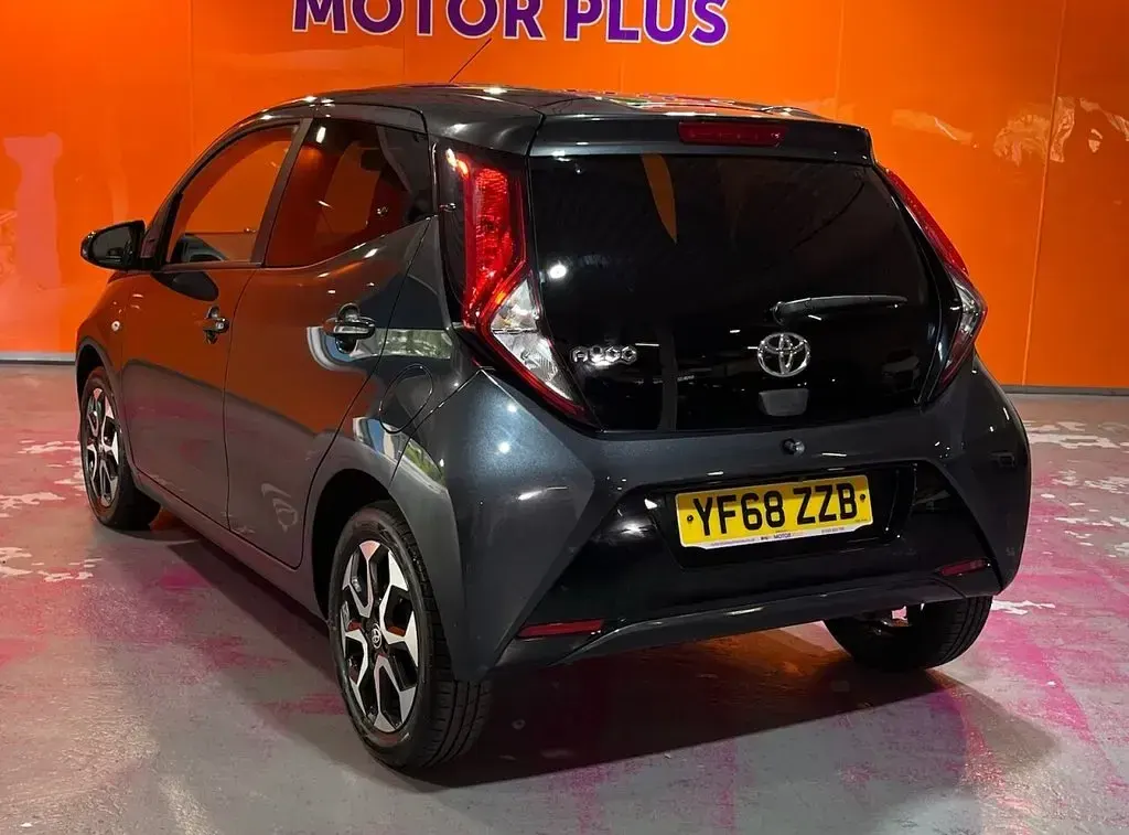Used Toyota Aygo X-plore 71 HP (52 kW) 2018 Grey Hatchback