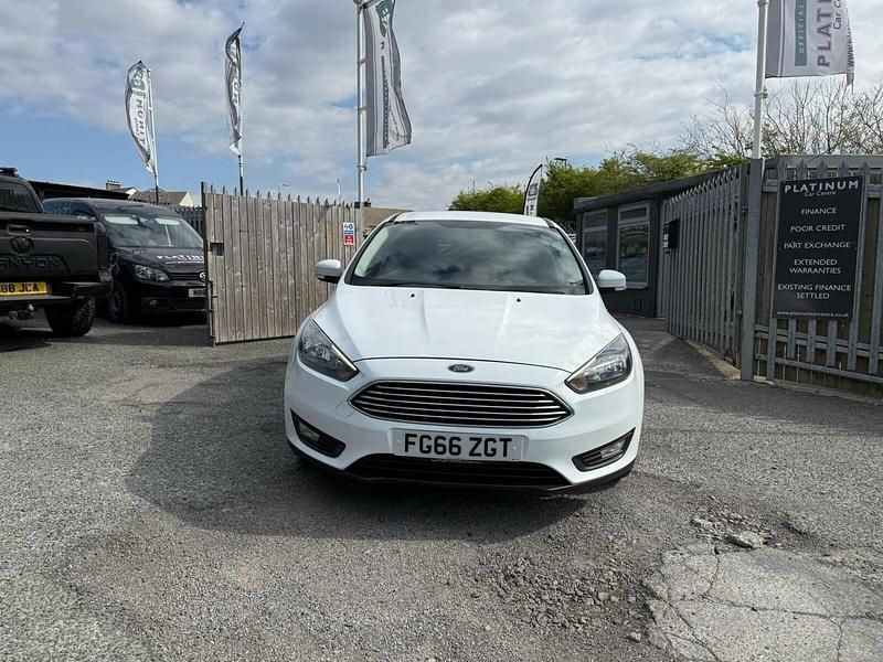 Used Ford Focus Zetec 2017 White Hatchback