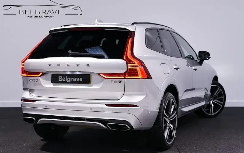 Used Volvo XC60 R-Design 310 HP (228 kW) 2020 Silver SUV