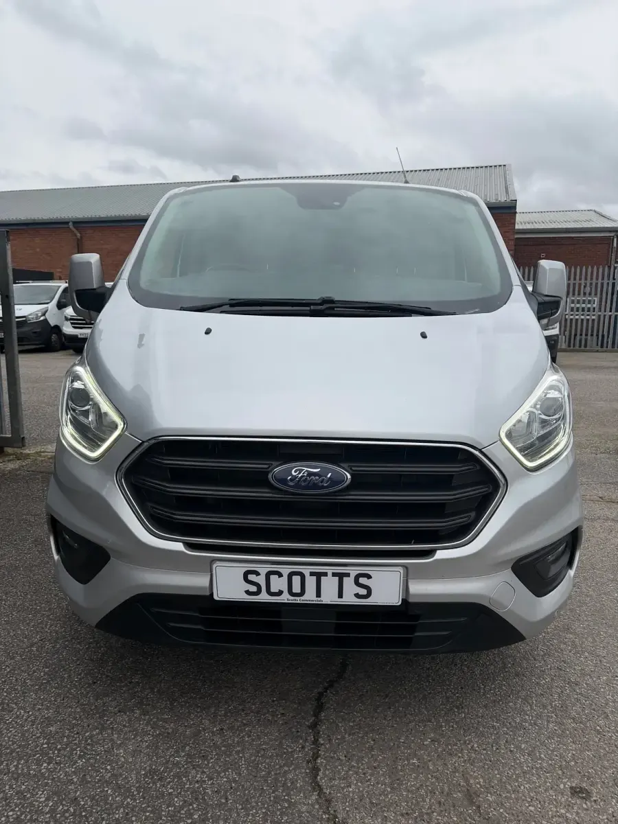 Używany Ford Transit Custom Limited 130 KM (95 kW) 2021 Srebrny Van