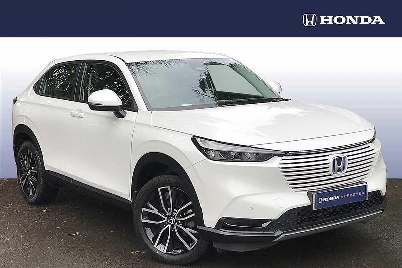 Used Honda HR-V Elegance 131 HP (96 kW) 2023 Platinum white SUV