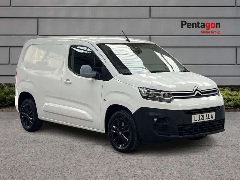 White Used 2021 Citroën Berlingo MPV | £13,389 (Expensive) - Image 1/4