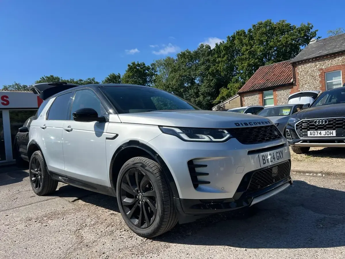 Used Land Rover Discovery Sport SE Dynamic 2024 Silver SUV