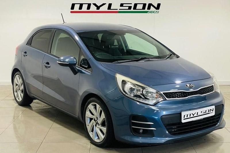 Used Kia Rio 89 HP (65 kW) 2015 Blue Hatchback
