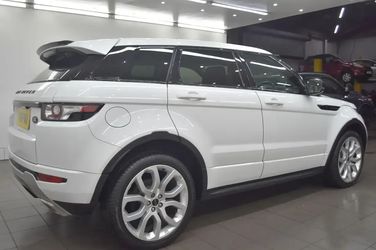 Used Land Rover Range Rover evoque Dynamic 2011 White Estate