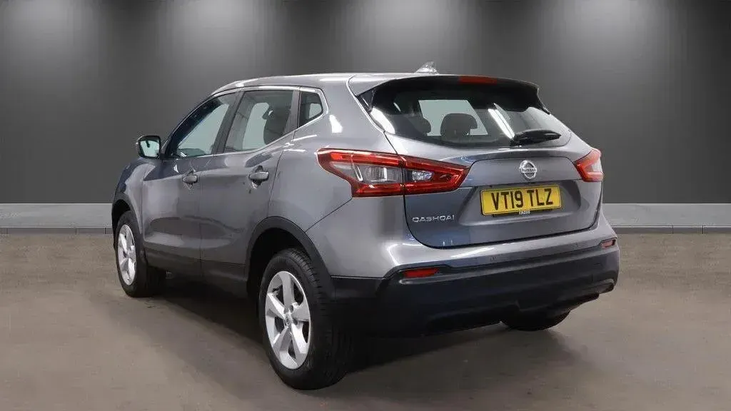Used Nissan Qashqai Acenta Premium 115 HP (84 kW) 2019 Grey SUV