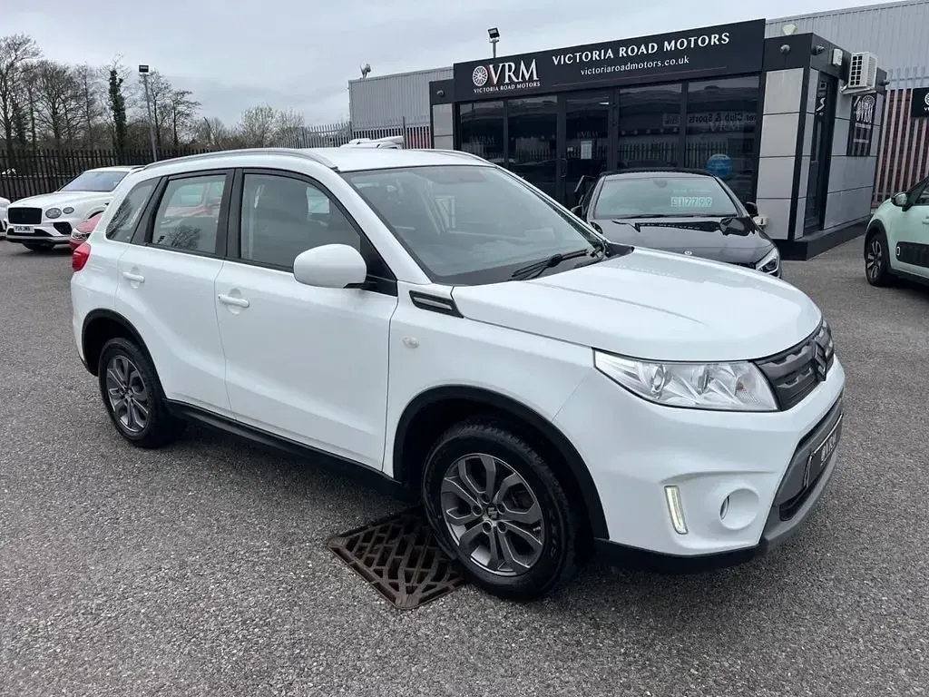 Używany Suzuki Vitara SZ4 120 KM (88 kW) 2016 Biały SUV