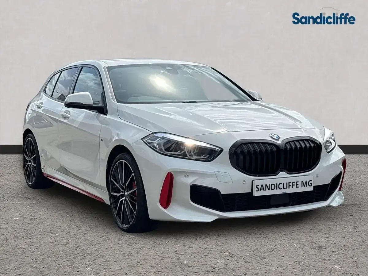 Begagnad BMW 128 Comfort Edition 265 HK (194 kW) 2024 Halvkombi