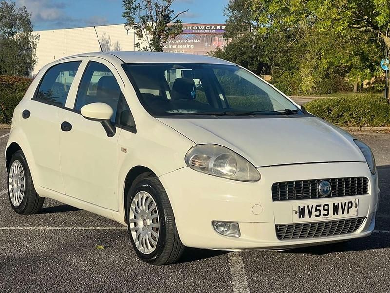 White Used 2009 Fiat Grande Punto Active Hatchback | £2,490 (Fair price) - Image 1/4
