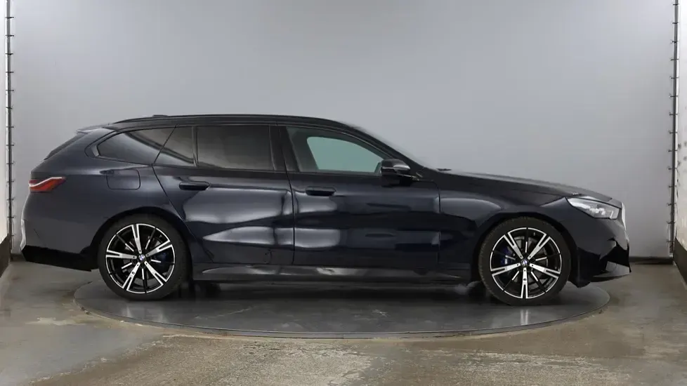 Used BMW 530e M Sport 295 HP (216 kW) 2025 Black Estate