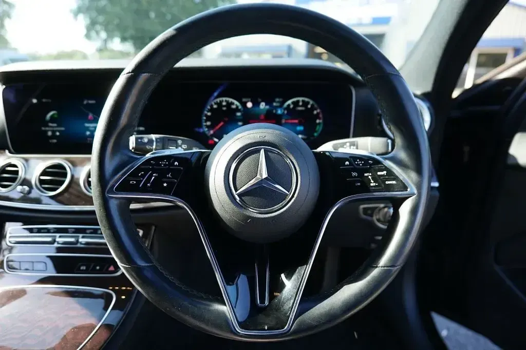 Used Mercedes E300 AMG line 306 HP (225 kW) 2021 Black Estate
